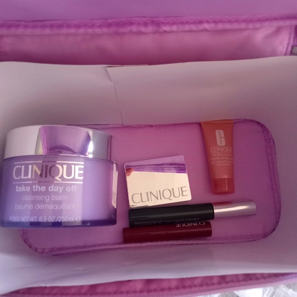 BEAUTIFUL  CLINIQUE New in Box Best of Gift Set. All Full Size Products. - Picture 2 of 8